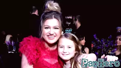 Kelly Clarkson Shares Insights on Parenting After Personal Loss